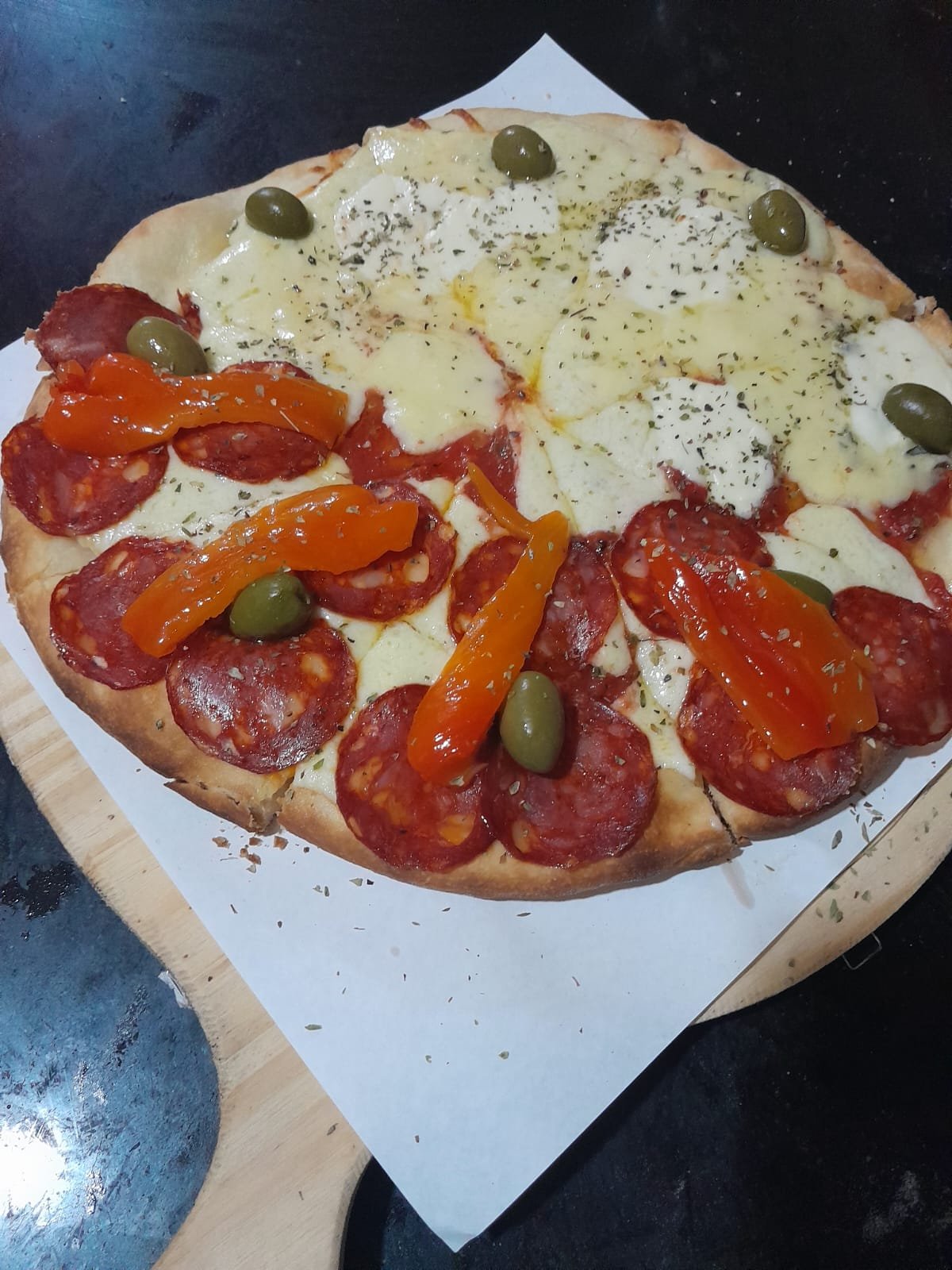 Muzzarella - Calabreza y Morrones