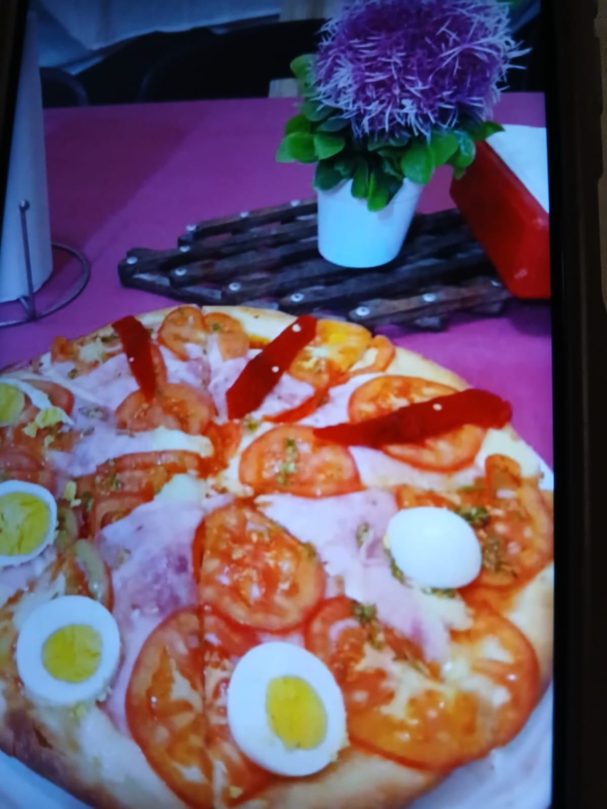 Napolitana con Morrones y Huevos